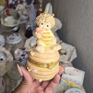 Adorable Bee-Themed Music Box
